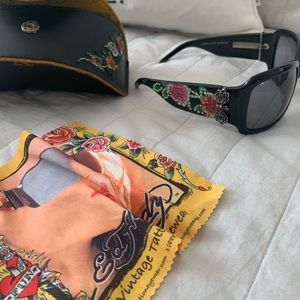 Ed Hardy 💯 authentic skull and bones sunglasses